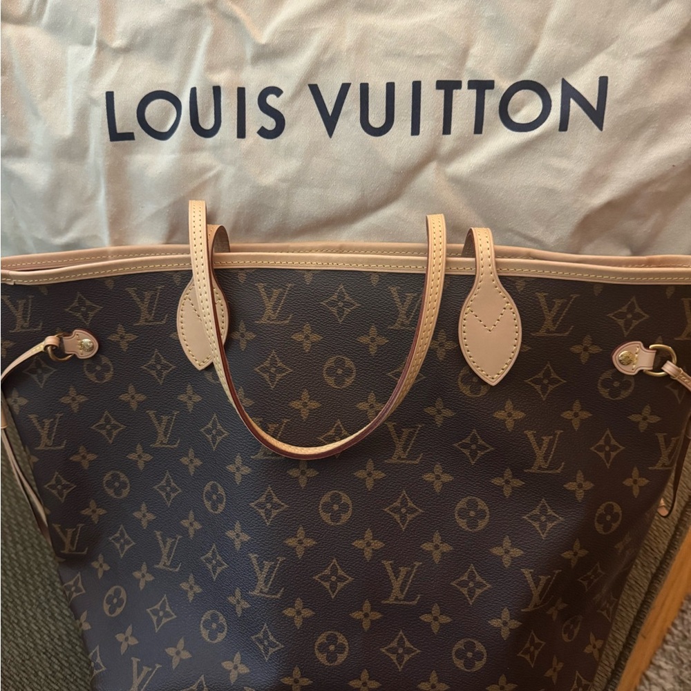 Louis Vuitton Brown Neverfull Tote Bag. Authentic